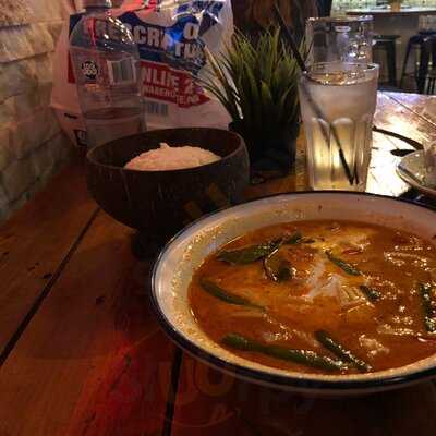 Full Moon Bar & Restaurant