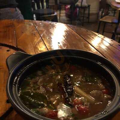 Full Moon Bar & Restaurant