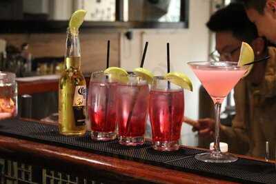 Full Moon Bar & Restaurant