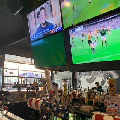 Patriot's Sports Bar