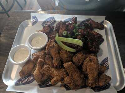 Patriot's Sports Bar