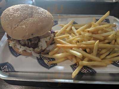 Patriot's Sports Bar