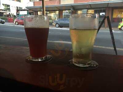 Bloodhound Corner Bar & Kitchen