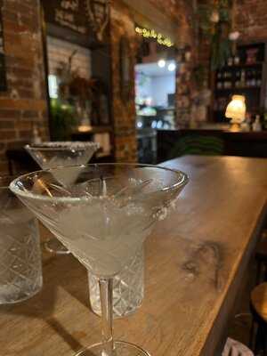 Bloodhound Corner Bar & Kitchen