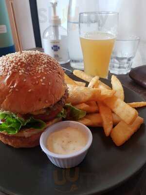 Bloodhound Corner Bar & Kitchen