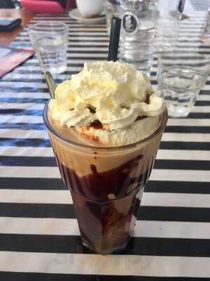 Cafe107 Latrobe Terrace