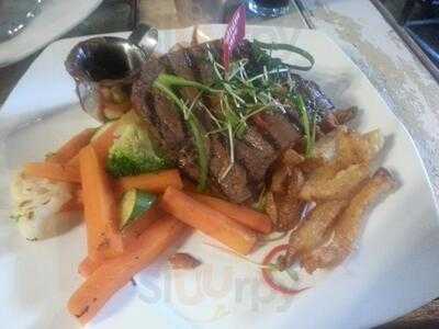 Down Under Bar & Grill