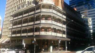 Down Under Bar & Grill