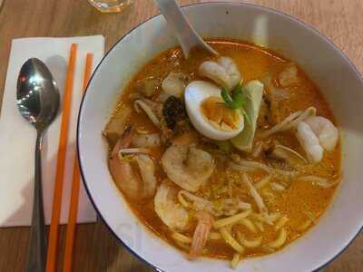 Five Feet Street Eats