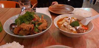 Five Feet Street Eats