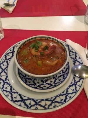 Maeploy Thai Regents Park