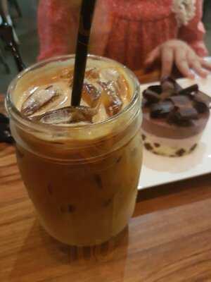 Sweet Treats Dessert Cafe