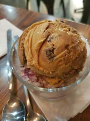 Sweet Treats Dessert Cafe