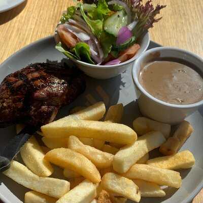 Seven 22 (eagles Bar And Bistro)