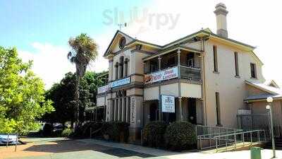 Chandelier Bar & Grill