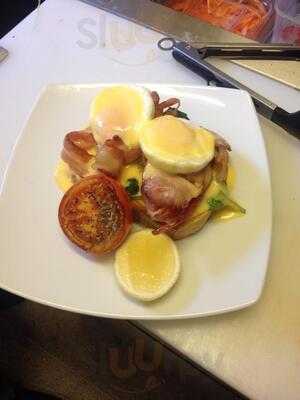 Willow Tree Cafe On Latrobe