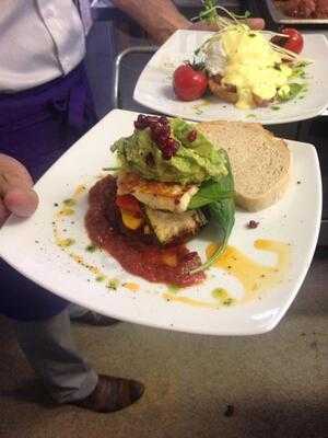 Willow Tree Cafe On Latrobe