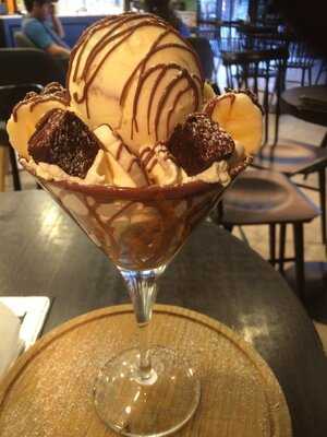 St. Louis House Of Fine Ice Cream & Dessert