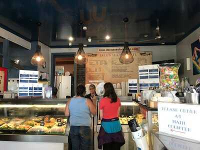 Doug's Seafood Cafe
