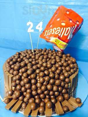 Cold Rock Ice Creamery