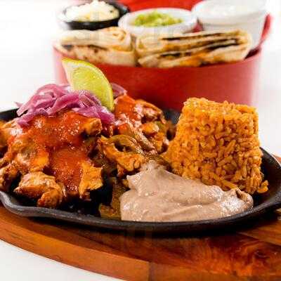 El Aguila Mexican Restaurant & Bar