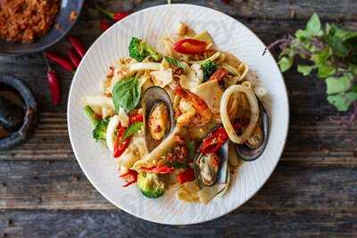 P'nut Street Noodles