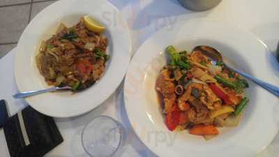 P'nut Street Noodles