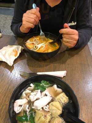 P'nut Street Noodles