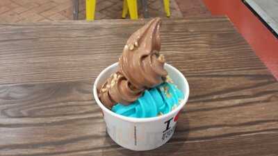 Chilled Froyo Hillarys