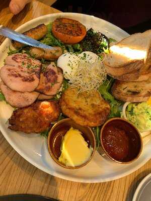 Vito's Cucina & Bar Ascot