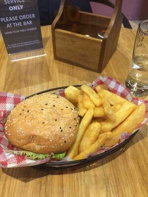 Hill Street Sports Bar & Restaurant