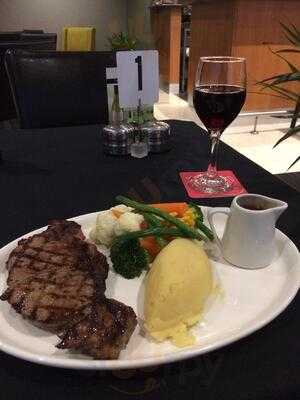 Exacta Restaurant & Bar