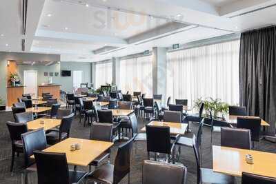 Exacta Restaurant & Bar