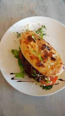 Stefani's On Latrobe