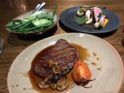 Steeds Club Grill & Bar