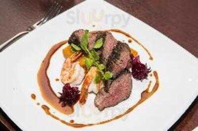 Steeds Club Grill & Bar