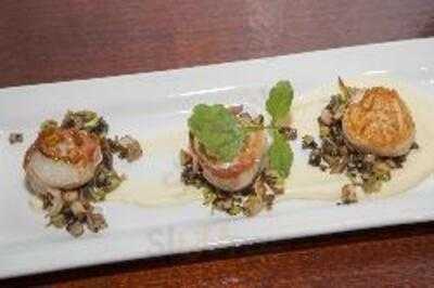 Steeds Club Grill & Bar