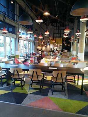 Hangar Bar And Grill