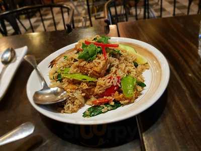 Lackers Grill Restaurant