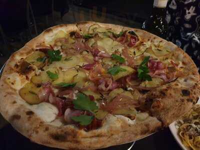 Giovanni's Woodfire & Kitchen