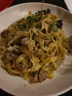 Giovanni's Woodfire & Kitchen