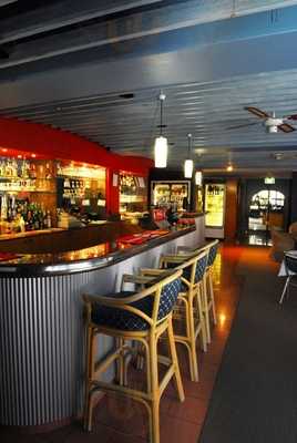 Alexander's Bar And Restaurant