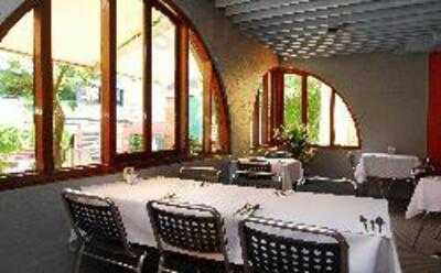 Alexander's Bar And Restaurant