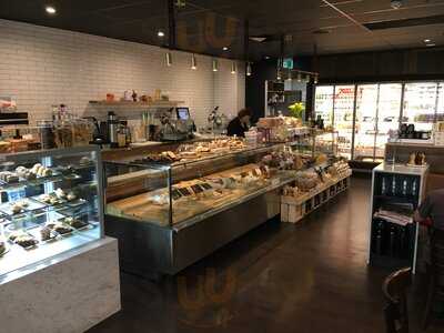 Metropolitan Fresh & Mozzafiato Cafe