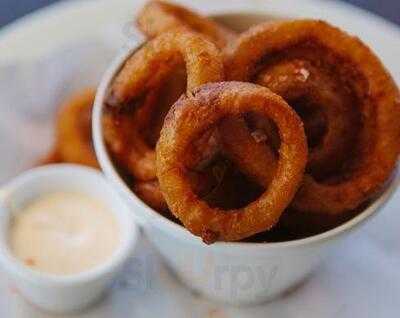 Alexandra Hills Hotel