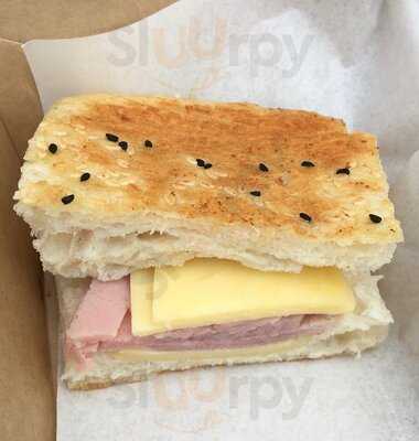 Pelican's Nest By The Bay