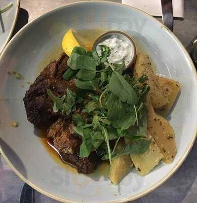 Maniatis Market Greek Dining