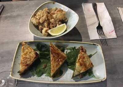 Maniatis Market Greek Dining