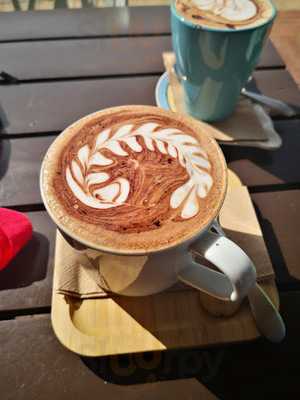 Santorini Kebabs And Burgers