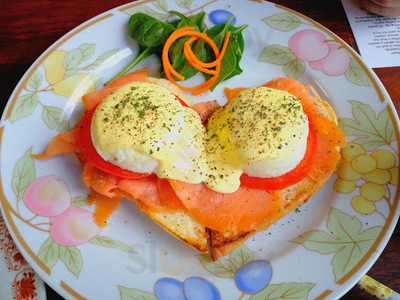 Santorini Kebabs And Burgers